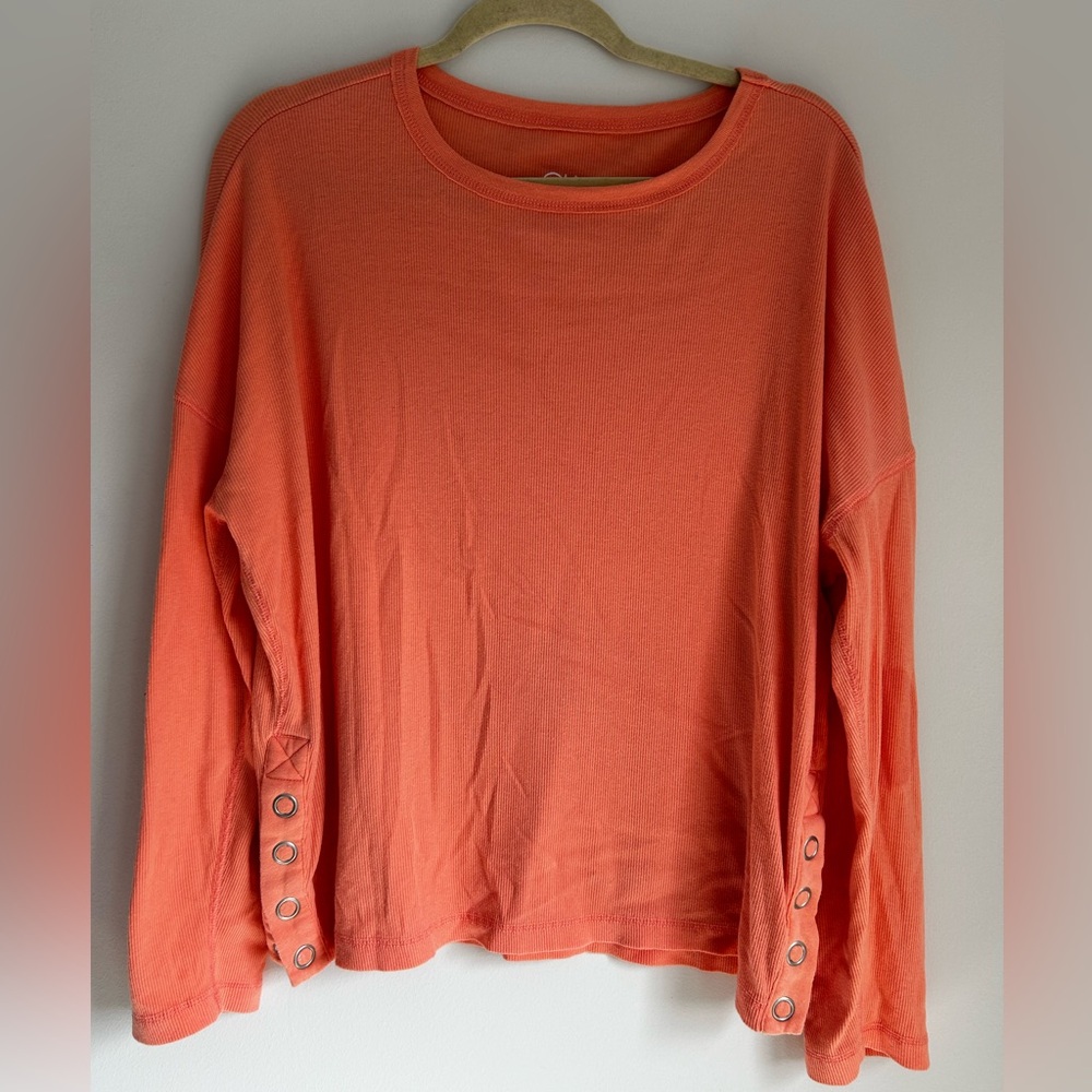Anthropologie Women’s Long Sleeve Coral Ribbed Shirt Size M